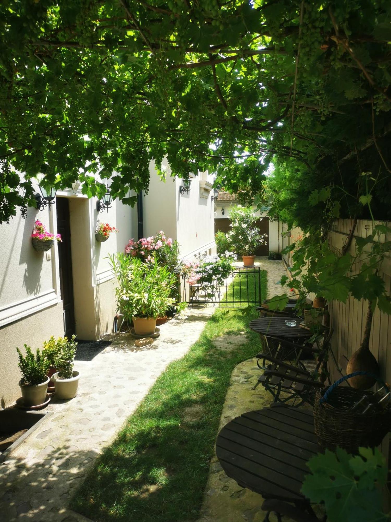 Kuria Apartman Budapest With Free Parking Extérieur photo