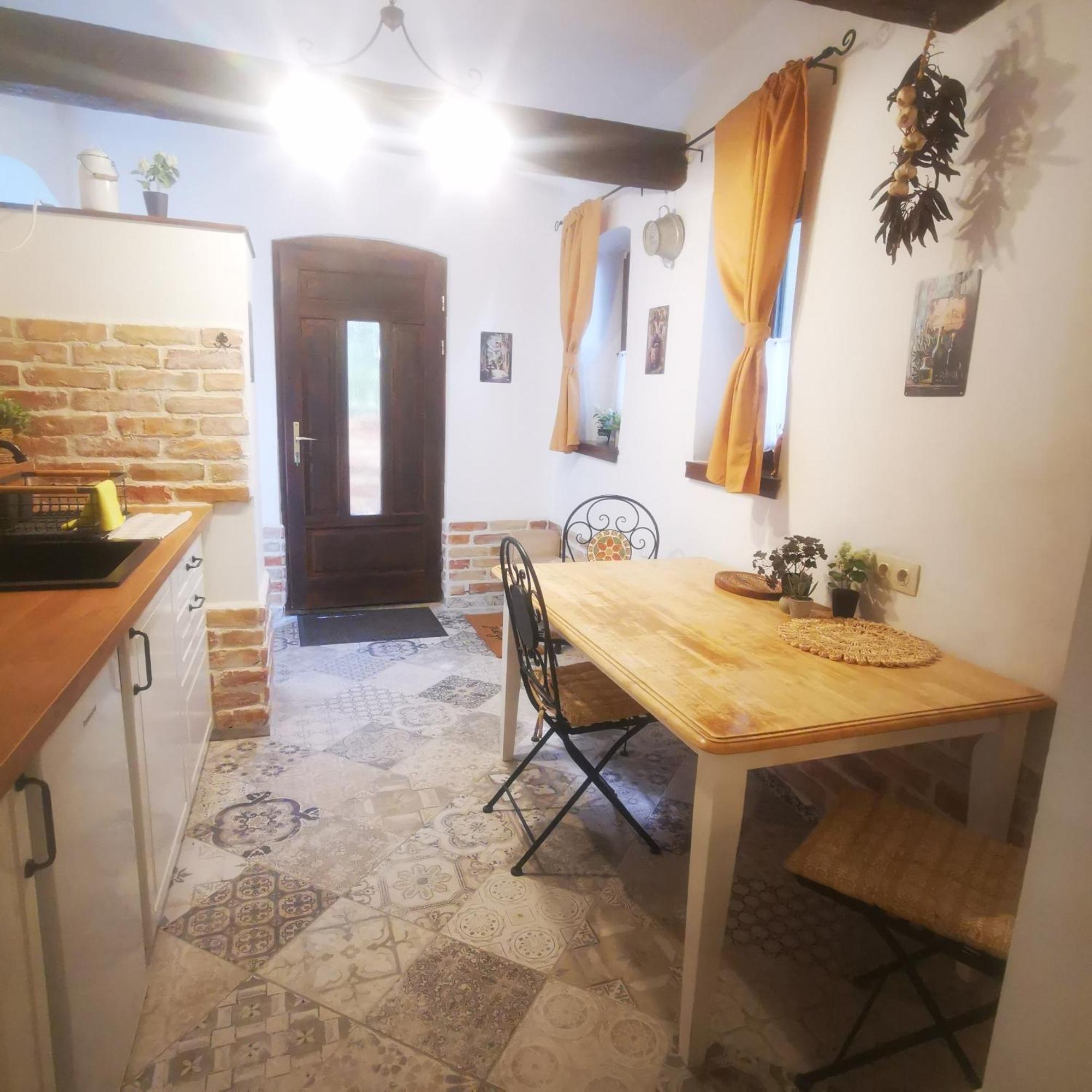 Kuria Apartman Budapest With Free Parking Extérieur photo